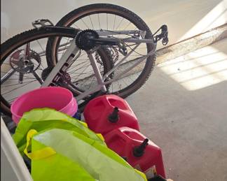 bike, gas cans