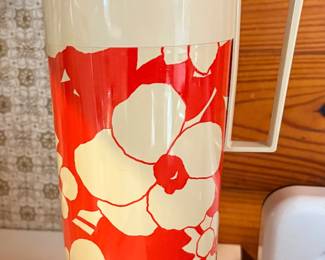 vintage Aladdin Beverage Butler (Model #4460) vacuum-insulated pitcher in a 1-quart (32 oz) capacity