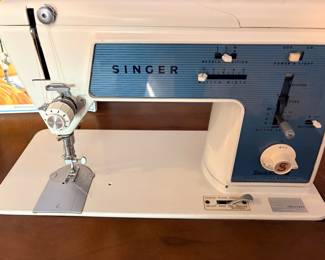 vintage Singer Touch & Sew Special Zig-Zag Model 638 sewing machine, featuring an off-white and blue color scheme