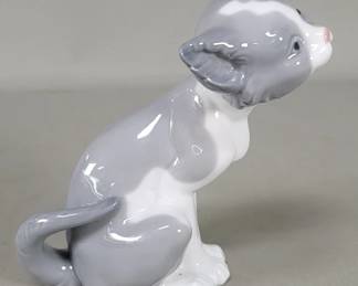 Lot 342 Lladro Feed Me porcelain cat figure