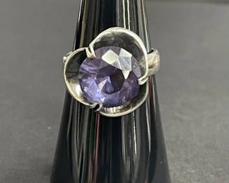 Lot 475h Vintage sterling silver and amethyst ring