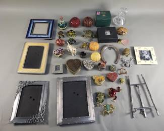 Lot 423 Box of misc, picture frames, trinket boxes, salt