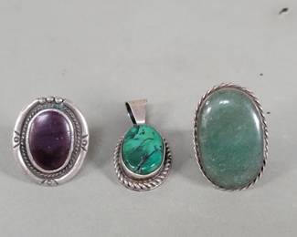 Lot 480 Sterling silver, charoite, aventurine rings, and sterling silver and turquoise pendant. ring