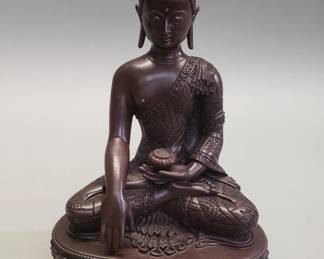 Lot 394 Vintage brass bronze tone buddha figurine in a box