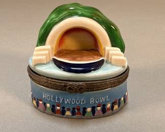 Lot 503h Hollywood Bowl enamel trinket box, Limoges style