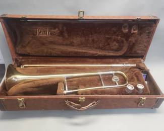 014 Lot 287 Vincent Bach Stradivarius model 16 tenor trombone with case