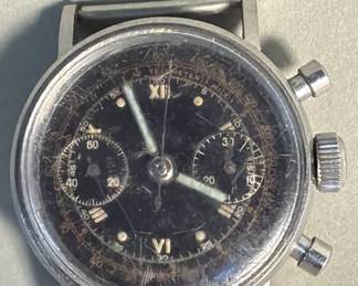 024 Lot 86 Vintage militarystyle tworegister chronograph wristwatch