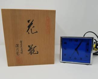 Lot 566 Art Deco clock and Japanese wood box