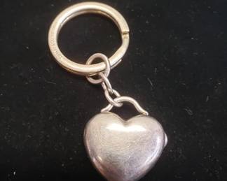 081 Lot 378 Tiffany Co. sterling silver heart frame key chain