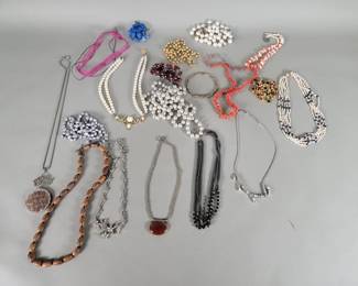 Lot 546 Group costume jewelry necklaces