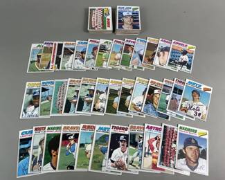 Lot 283 Group of 1977 Topps baseball cards