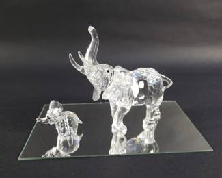 138 Lot 51 Pair of Swarovski crystal elephant figurines