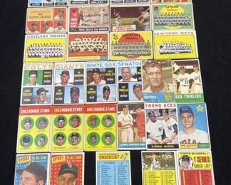 170 Lot 377h Lot of 1950s 60s baseball cards