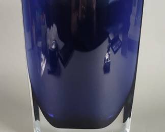 Lot 538 Blue art glass pocketshaped vase