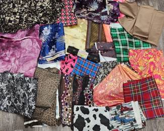 Lot 354h Large collection of vintage JoAnn fabrics
