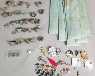 Lot 309 Vintage costume jewelry, rings, faux pearl