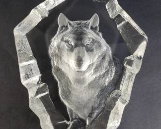 Lot 142 Mats Jonasson etched crystal wolf sculpture