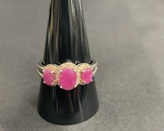 Lot 700h Sterling silver ring with pink cabochon and CZ
