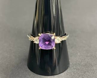 Lot 585h Sterling silver and amethyst ring