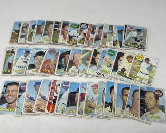 Lot 275 Group of 1969 Topps baseball cards