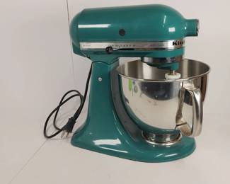 118 Lot 359h KitchenAid Artisan mixer KSM150PSBL