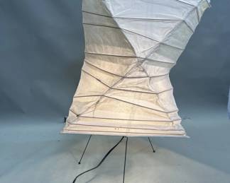 039 Lot 213 Signed Isamu Noguchi Akari 26N table lamp