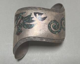 033 Lot 106 Native Americanstyle silver, turquoise and coral inlay cuff bracelet