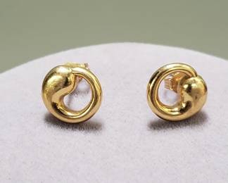 009 Lot 42u Tiffany Co. Elsa Peretti 18k gold earrings