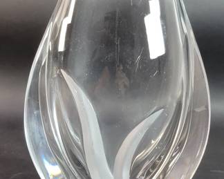 Lot 522 Deux Tulipes Two Tulips Lalique style vase