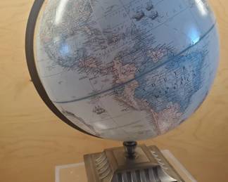 Lot 336h Vintage world classic Replogle globe raised