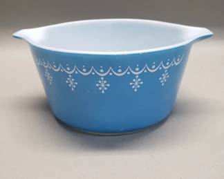 Lot 367 Vintage Pyrex Snowflake Blue casserole