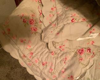 Simply chic queen bedding