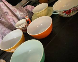 Pyrex and pioneer woman