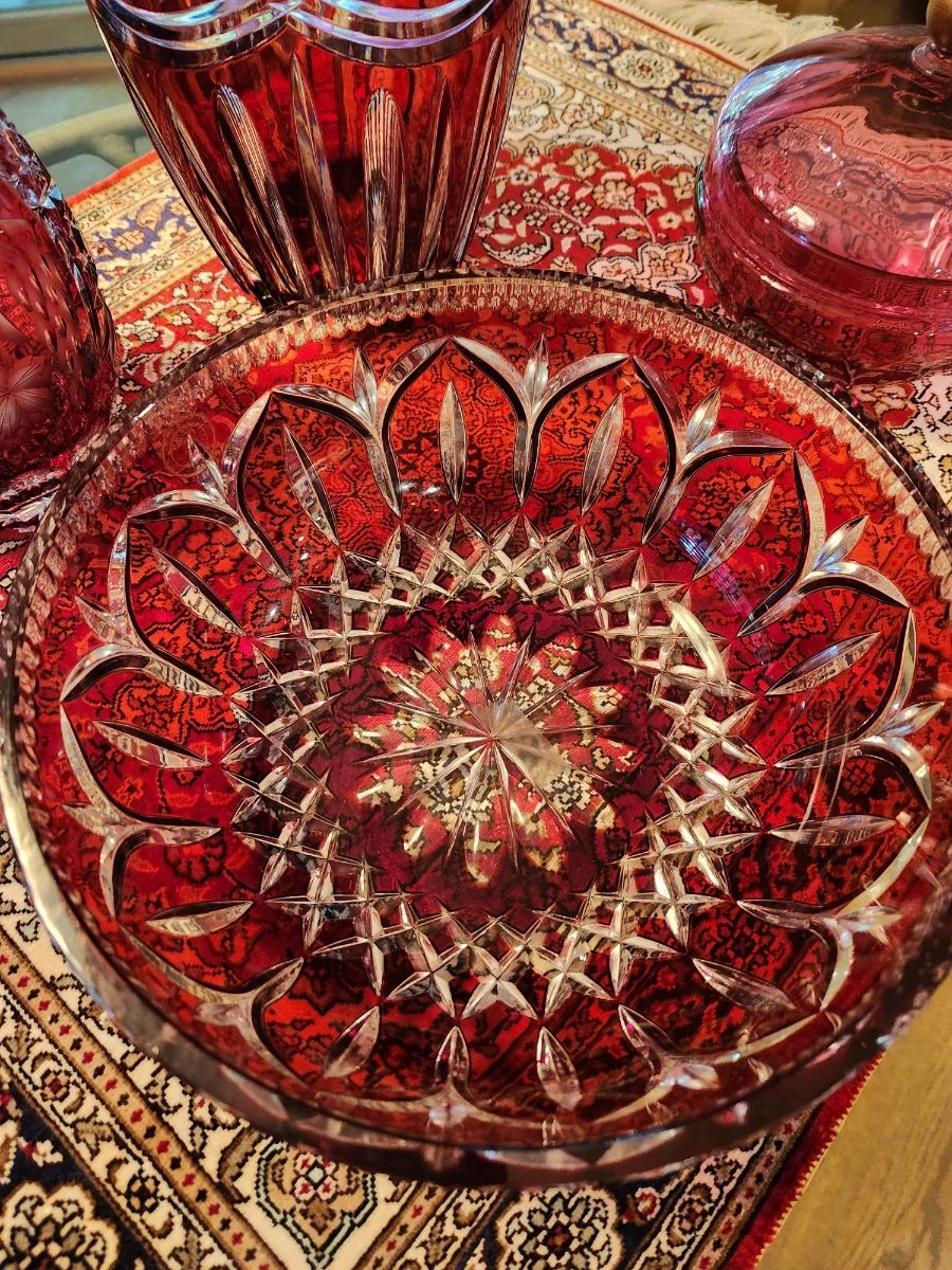 Beautiful cut to clear vintage glass bowl