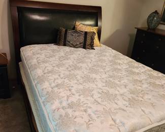 Queen size bed