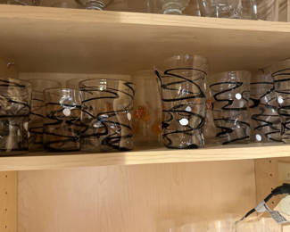 Lot 156: Assorted Glass Drinkware Set