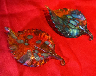 Lot 81: Murano glass Pair of Decorative Glass Leaf Dishes