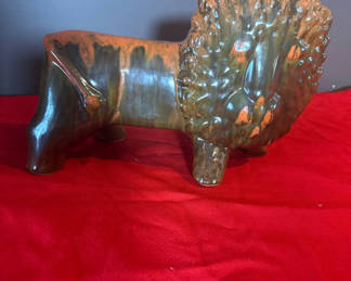 Lot 64: Ceramic Lion Figurine