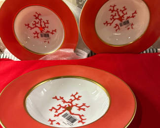 Lot 158: Set of Three Coral Pattern Porcelain Bowls