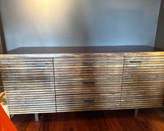 Lot 7: Slatted wood walnut cabinet with 3 drawers and 2 cabinet doors