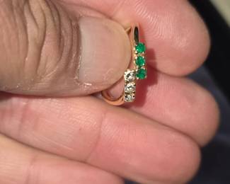 Estate Sale – 14K Gold Emerald & Diamond Ring  Beautiful 14-karat gold ring featuring three emeralds and three sparkling diamonds in an elegant setting.  Keywords: 14K Gold, Emerald Ring, Diamond Ring, Fine Jewelry, Solid Gold, Precious Gemstones, Vintage Jewelry, Estate Jewelry, Gold Ring, Collectibles.  