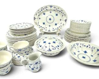 Churchill Finlandia Fine English China 50 Pieces