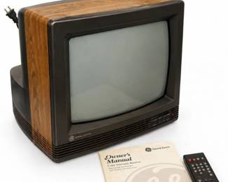 202 VintageGEColorCRTTelevisionwithRemote