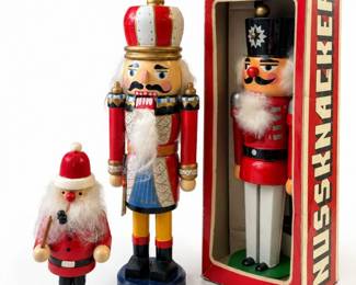 190 VintageWoodenChristmasNutcrackerCollection