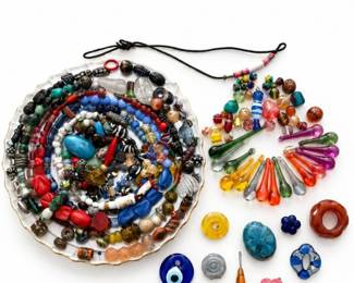 101 VintageVenetianMillefioriTradeBeadsJewelryLot