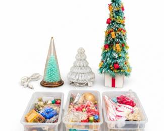 179 VintageChristmasTreesLightsOrnamentCollection