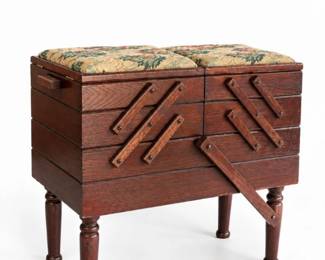 40 Vintage1970sExpandableWoodenSewingBasketonLegs