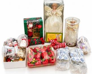 181 VintageChristmasAngelsSantasHolidayDecor