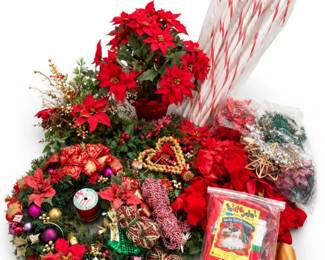 79 VintageChristmasWreathsPoinsettiasDecor