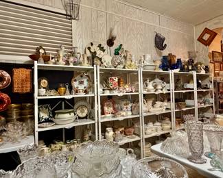 Vtg pottery, ceramics and collectibles 
